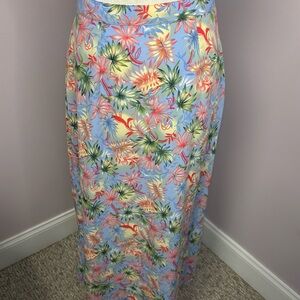 Sag Harbor- Nice women’s small petite skirt with slit in the back.